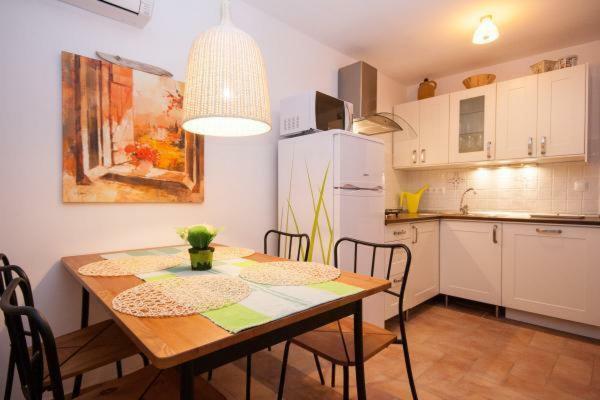 Apartments Mediteranea Baska  Luaran gambar